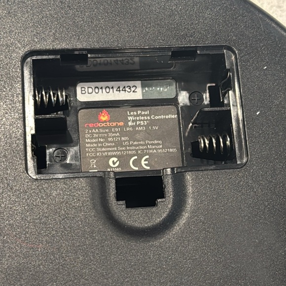 Guitar Hero play station controller removable cover - Picture 11 of 11